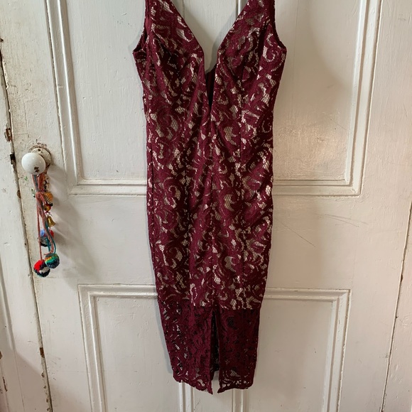 Bardot Burgundy Lace Curve Hugging Dress - Picture 3 of 9